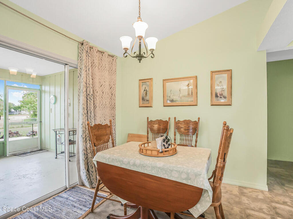 9156 101st Avenue, Vero Beach, FL 32967