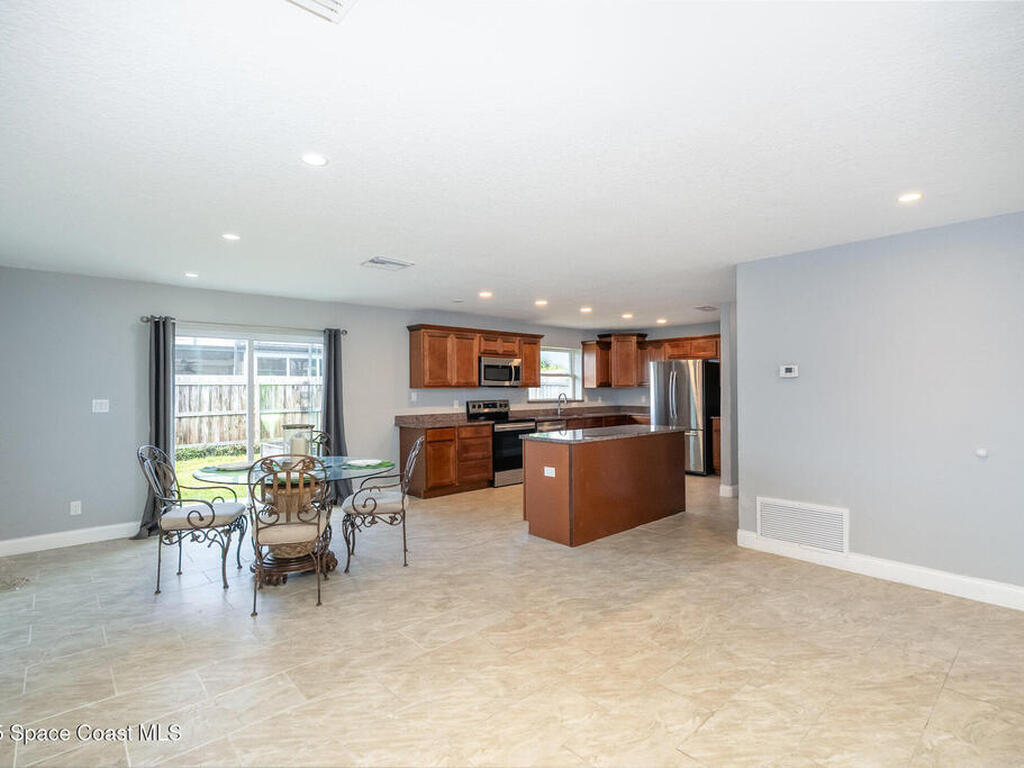 455 Riverside Avenue, Merritt Island, FL 32953
