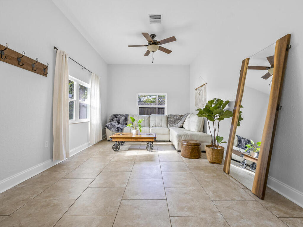 1987 Highland Avenue, Melbourne, FL 32935