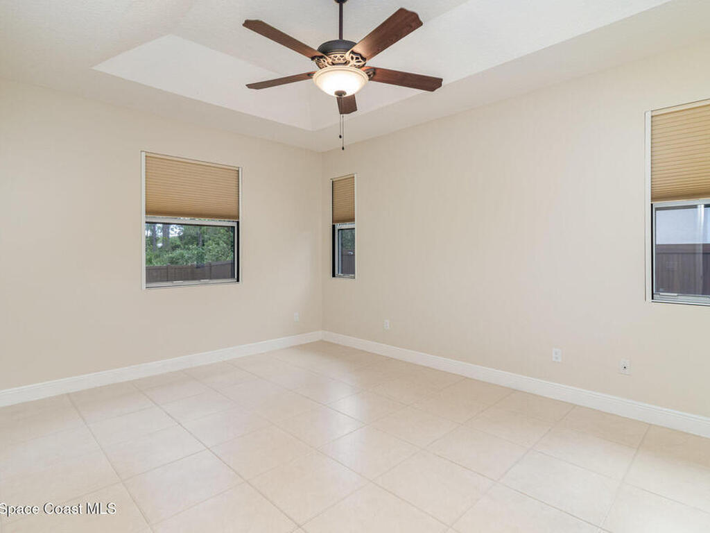 9276 107th Avenue, Vero Beach, FL 32967