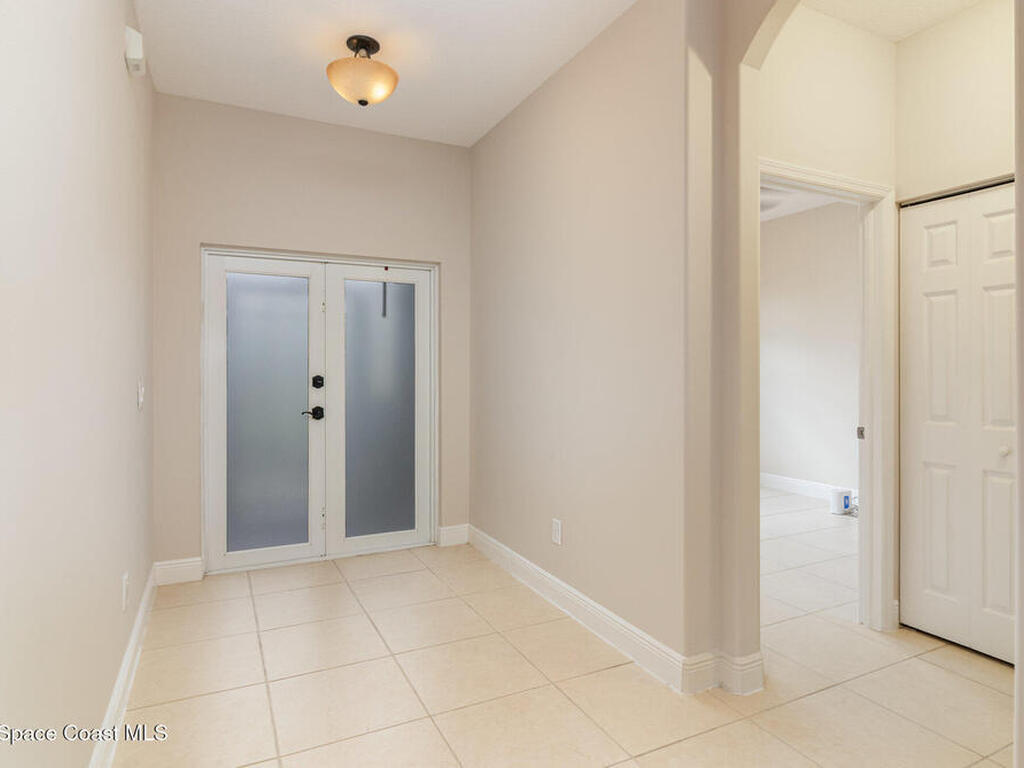 9276 107th Avenue, Vero Beach, FL 32967