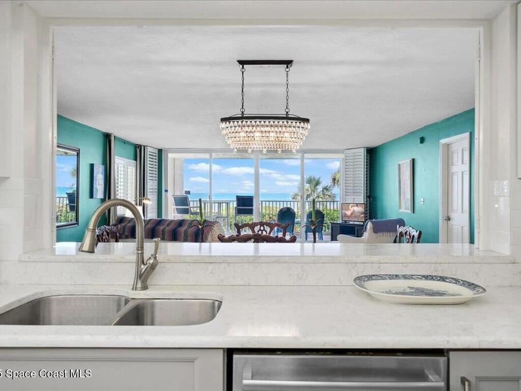 1527 S Atlantic Ave, Cocoa Beach, FL 32931