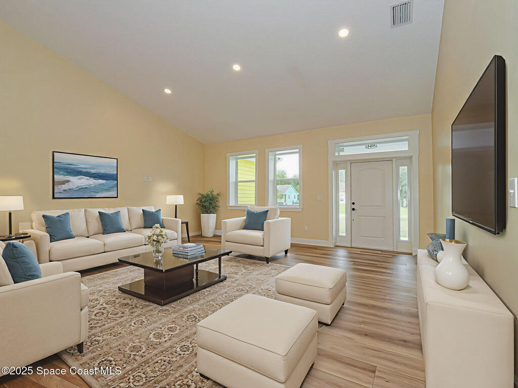 7780 92nd Avenue, Vero Beach, FL 32967