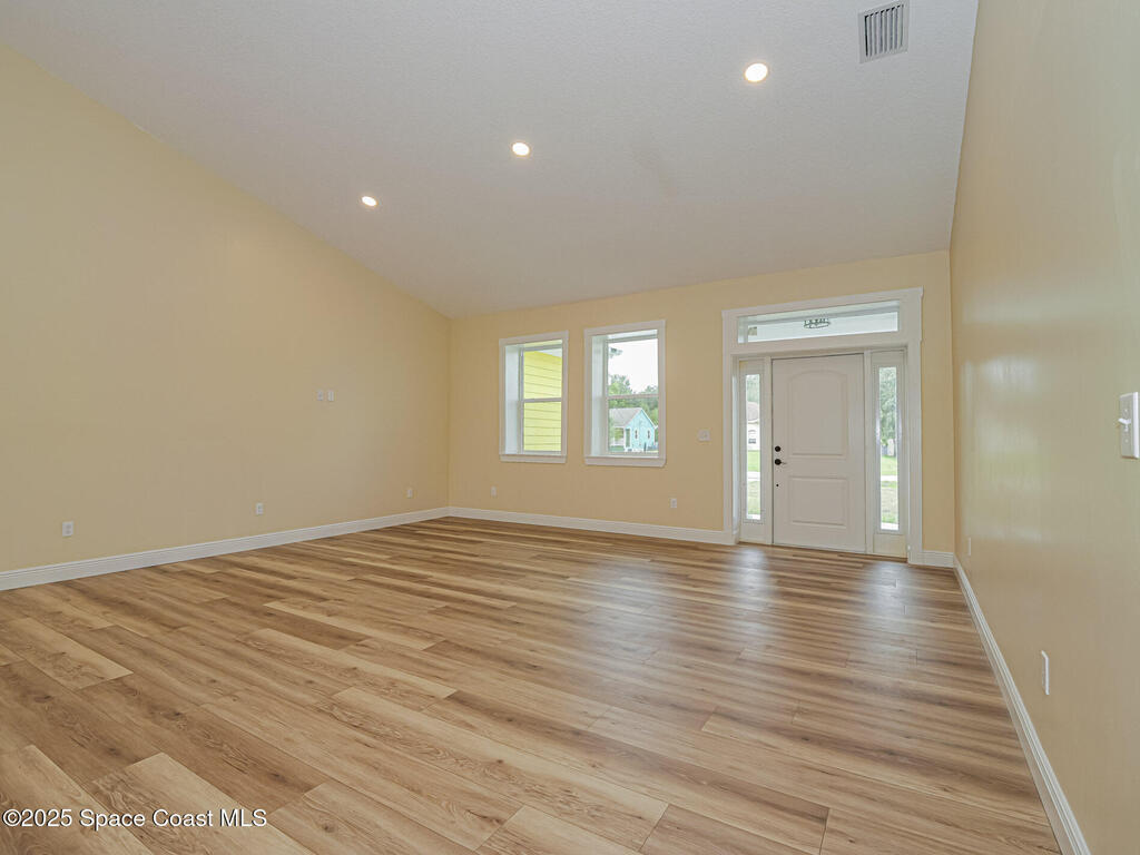 7780 92nd Avenue, Vero Beach, FL 32967