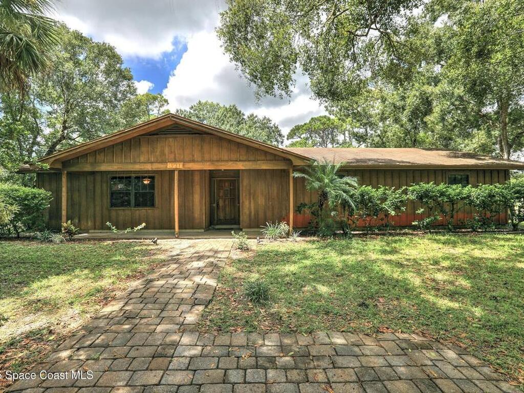 8211 93rd Avenue, Vero Beach, FL 32967