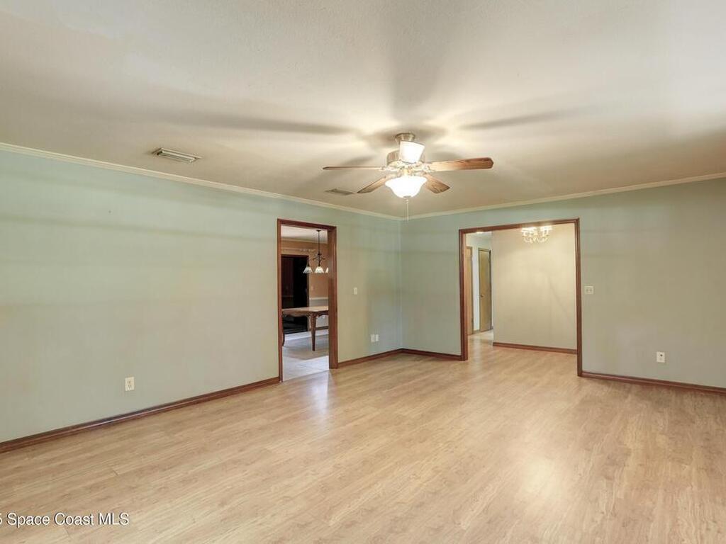 8211 93rd Avenue, Vero Beach, FL 32967