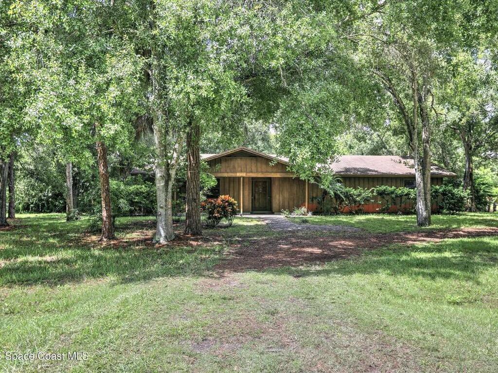 8211 93rd Avenue, Vero Beach, FL 32967