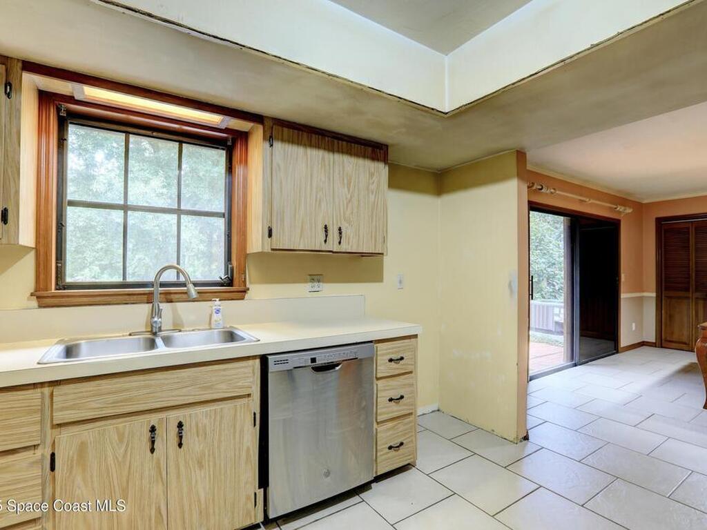 8211 93rd Avenue, Vero Beach, FL 32967