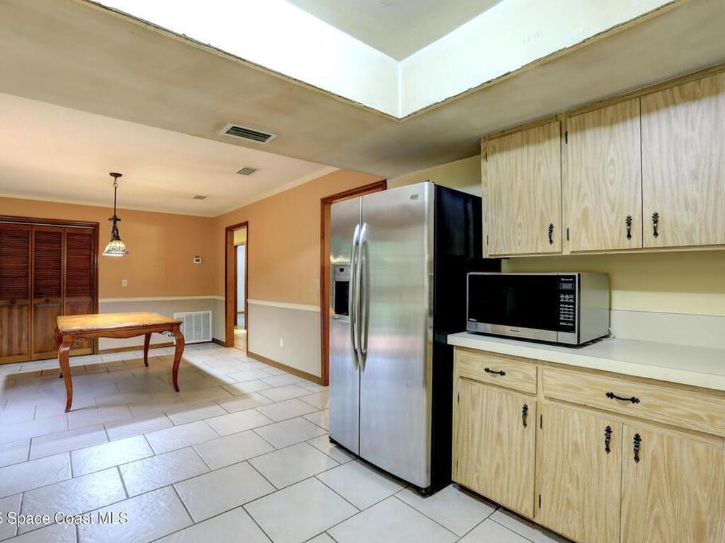 8211 93rd Avenue, Vero Beach, FL 32967