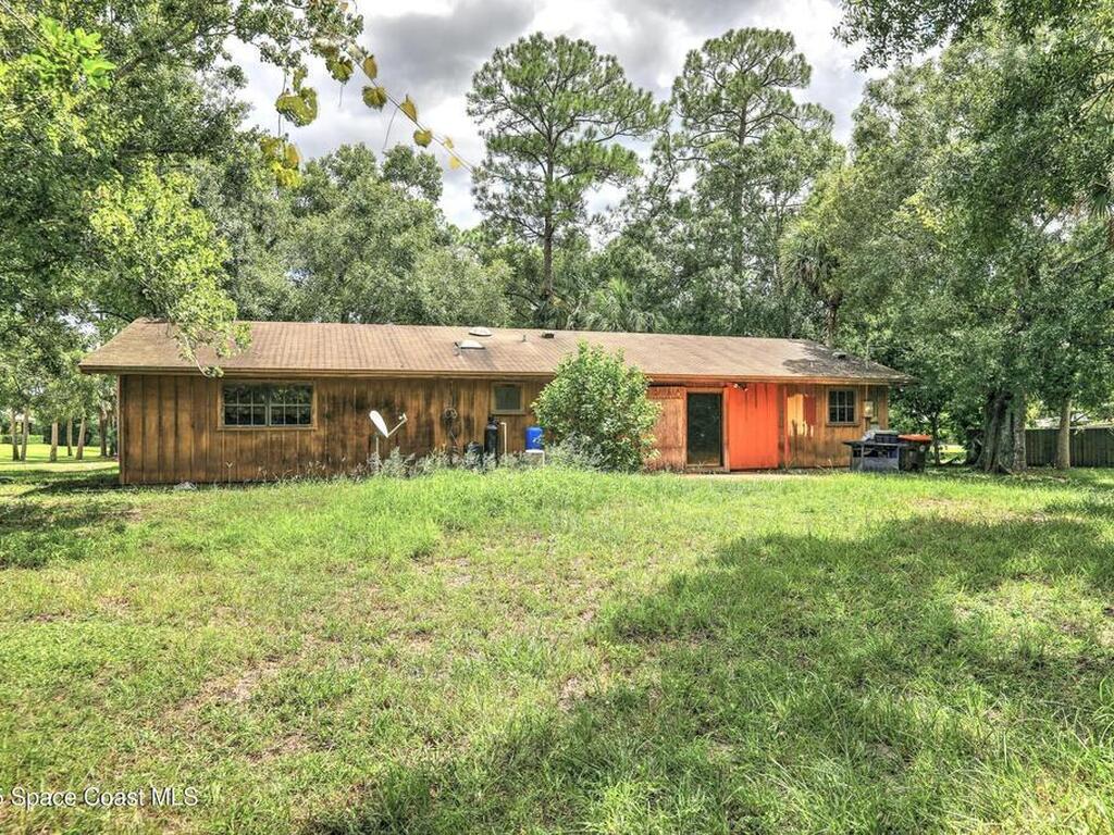 8211 93rd Avenue, Vero Beach, FL 32967
