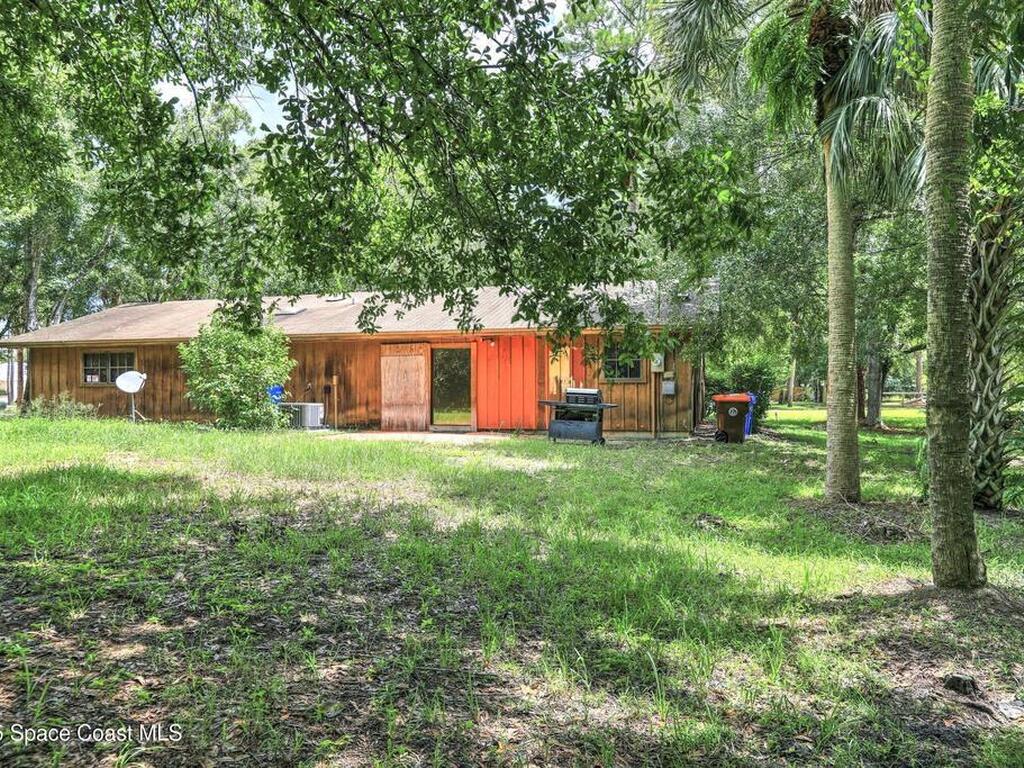 8211 93rd Avenue, Vero Beach, FL 32967