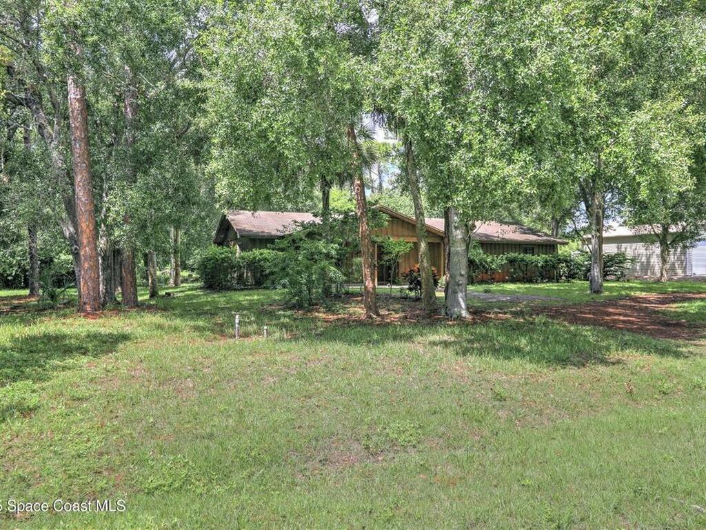 8211 93rd Avenue, Vero Beach, FL 32967