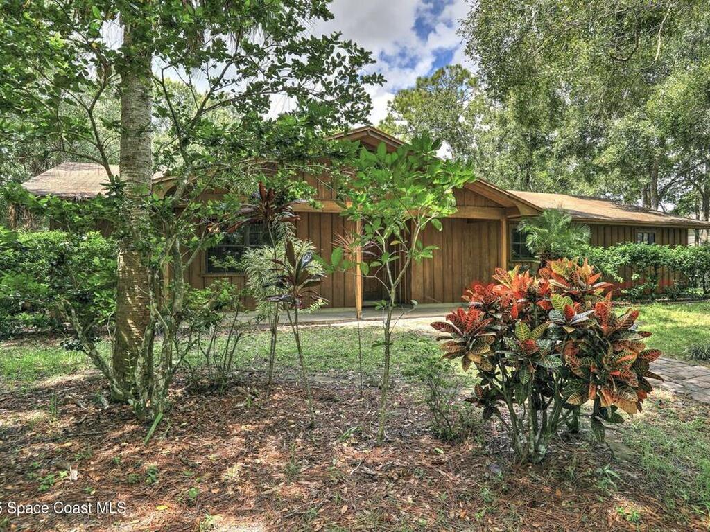 8211 93rd Avenue, Vero Beach, FL 32967