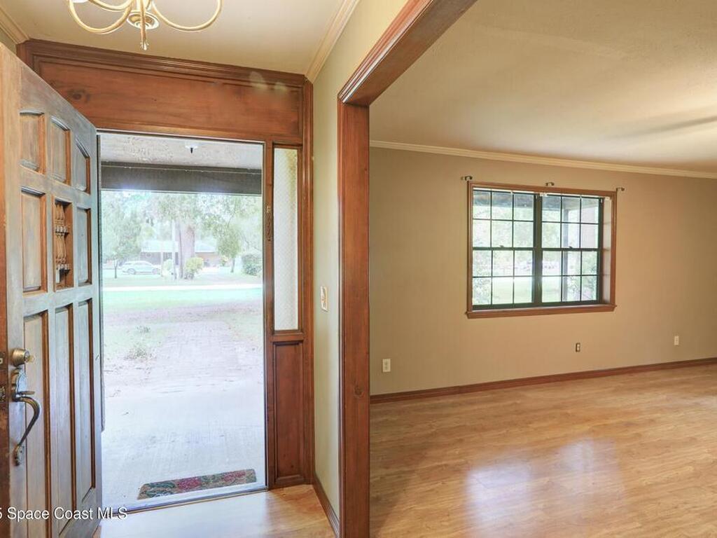 8211 93rd Avenue, Vero Beach, FL 32967