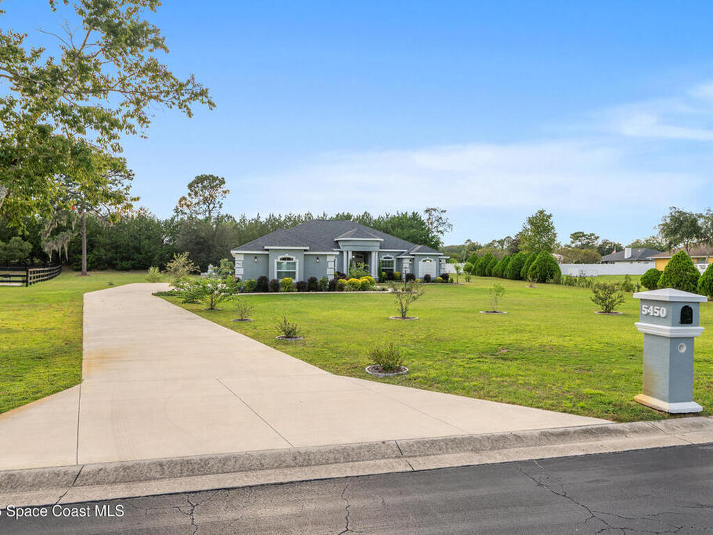 5450 NE 61st Avenue Road, Silver Springs, FL 34488