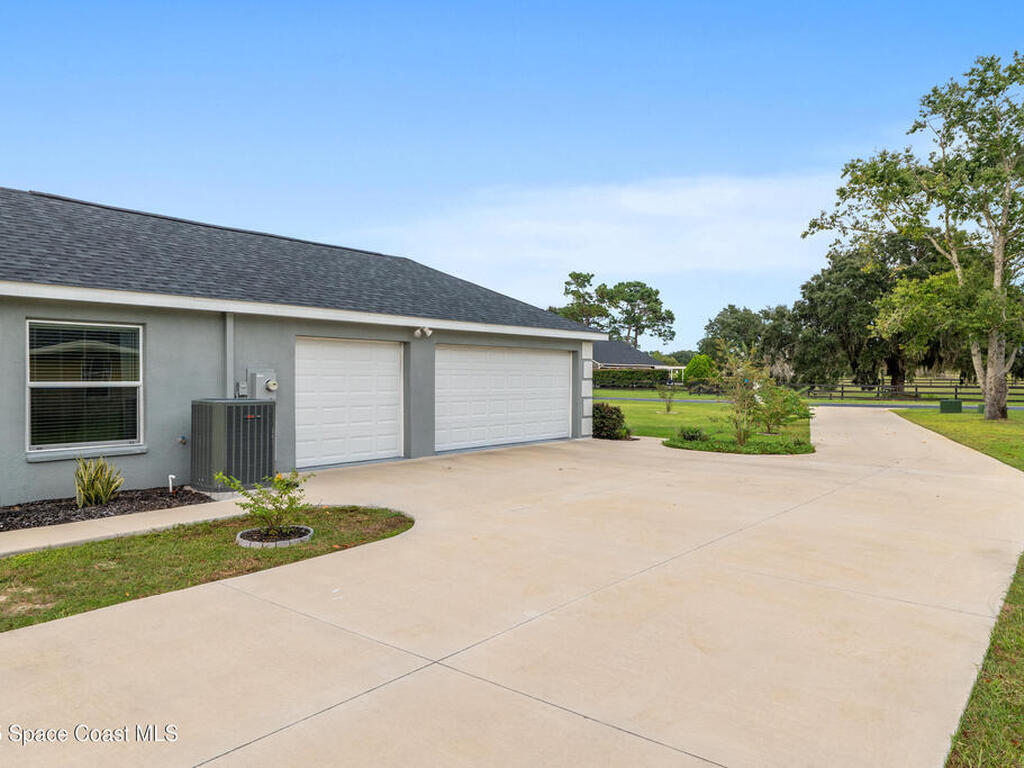 5450 NE 61st Avenue Road, Silver Springs, FL 34488