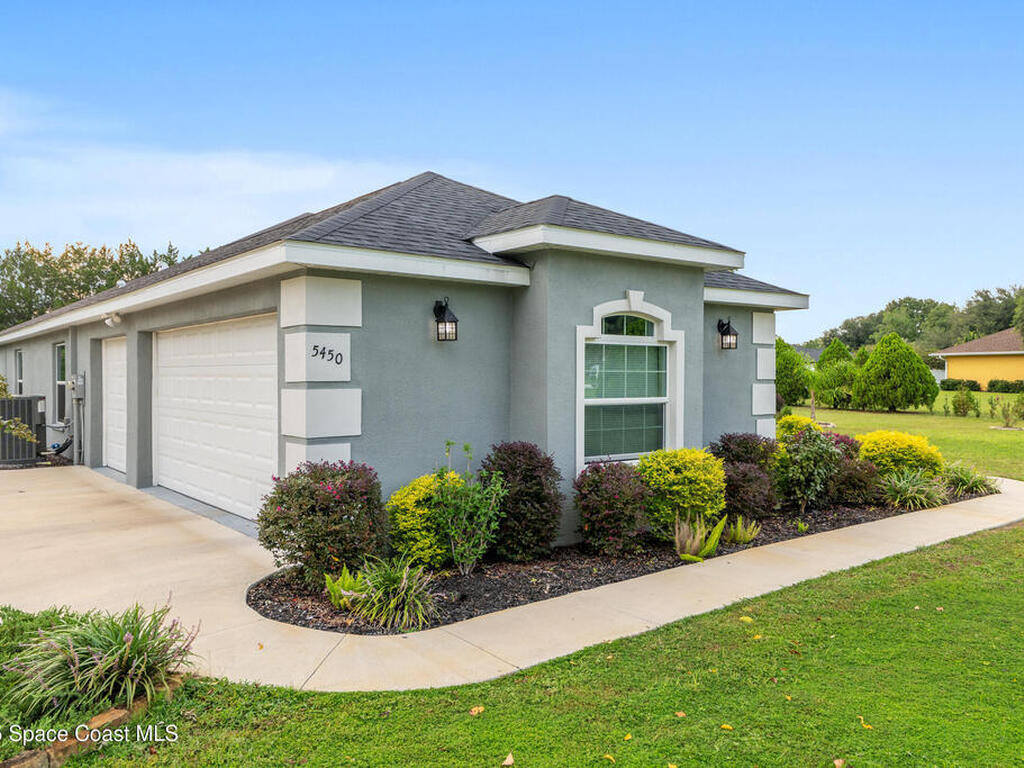 5450 NE 61st Avenue Road, Silver Springs, FL 34488