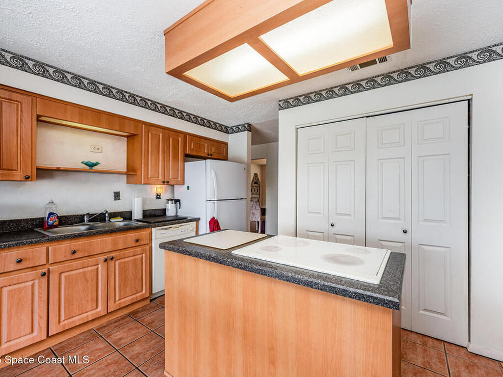 1635 Sandpiper Street, Merritt Island, FL 32952