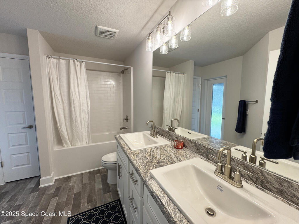 665 Rolling Hill Drive, Sebastian, FL 32958