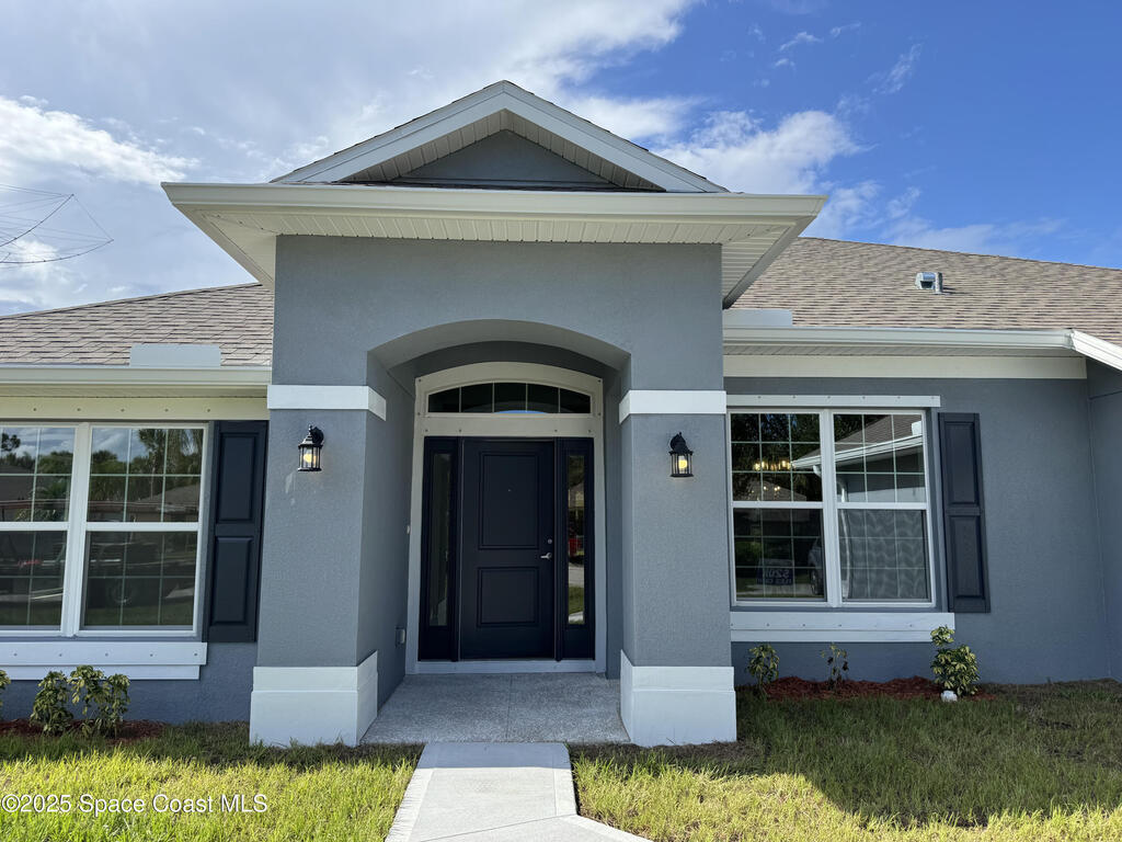 665 Rolling Hill Drive, Sebastian, FL 32958