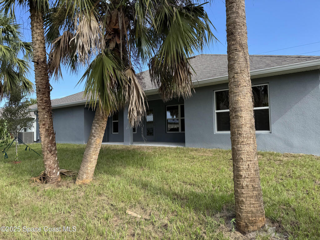 665 Rolling Hill Drive, Sebastian, FL 32958