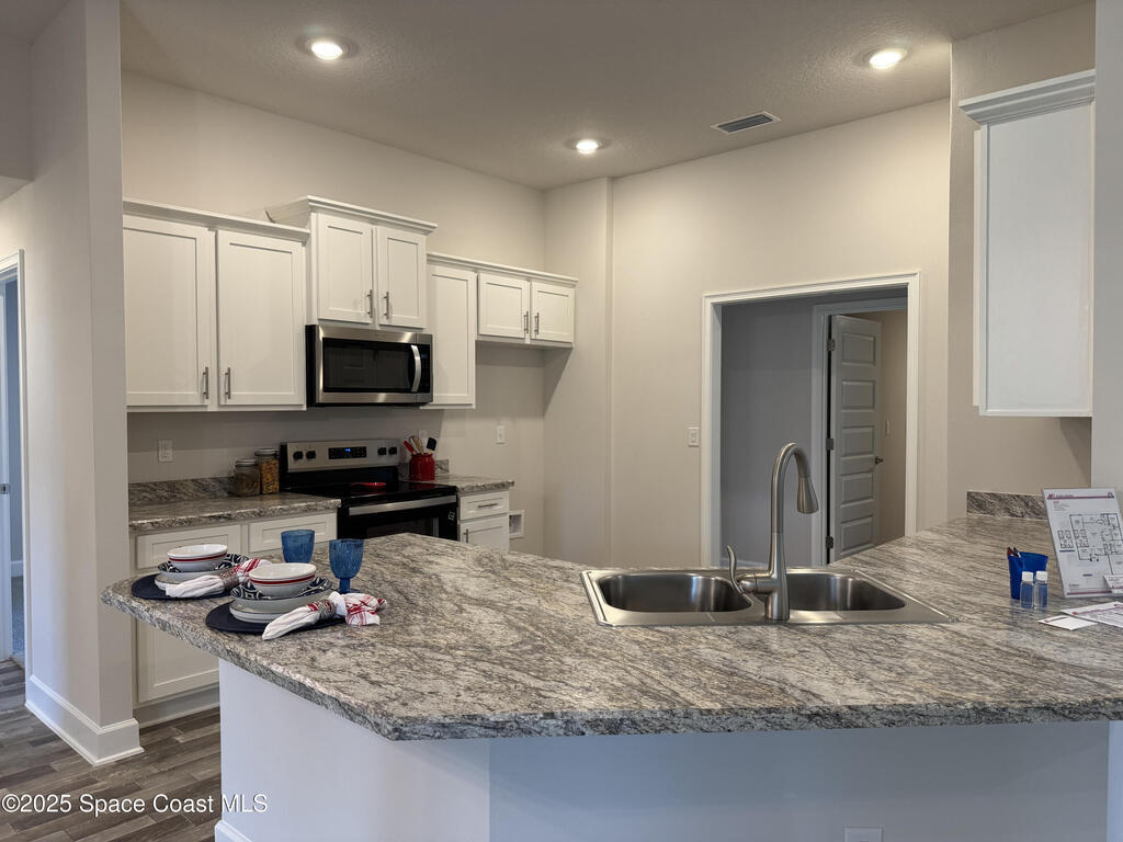 665 Rolling Hill Drive, Sebastian, FL 32958