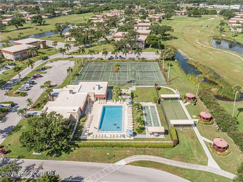 111 Springlake Court, Vero Beach, FL 32962