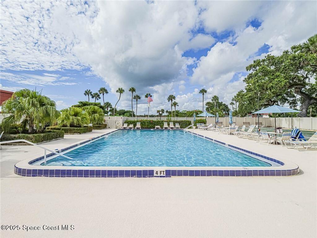 111 Springlake Court, Vero Beach, FL 32962