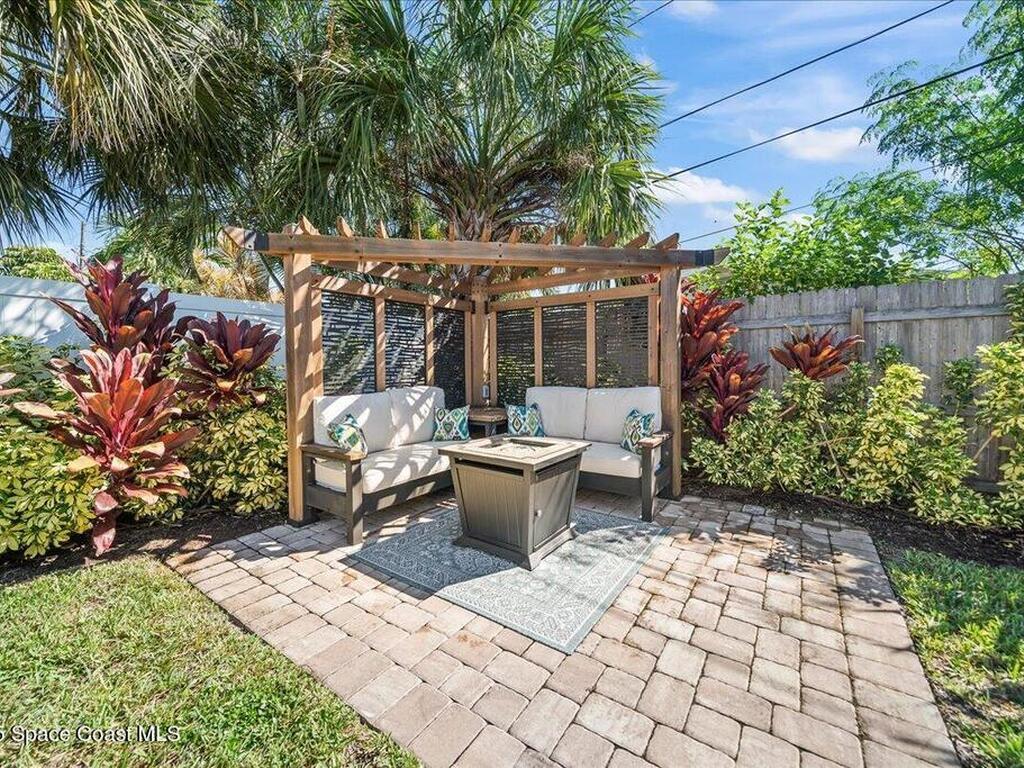 225 Hedgecock Court, Satellite Beach, FL 32937