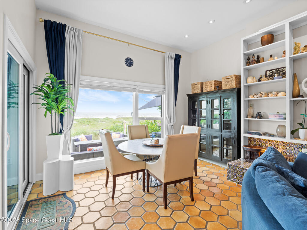 933 S Atlantic Avenue, Cocoa Beach, FL 32931