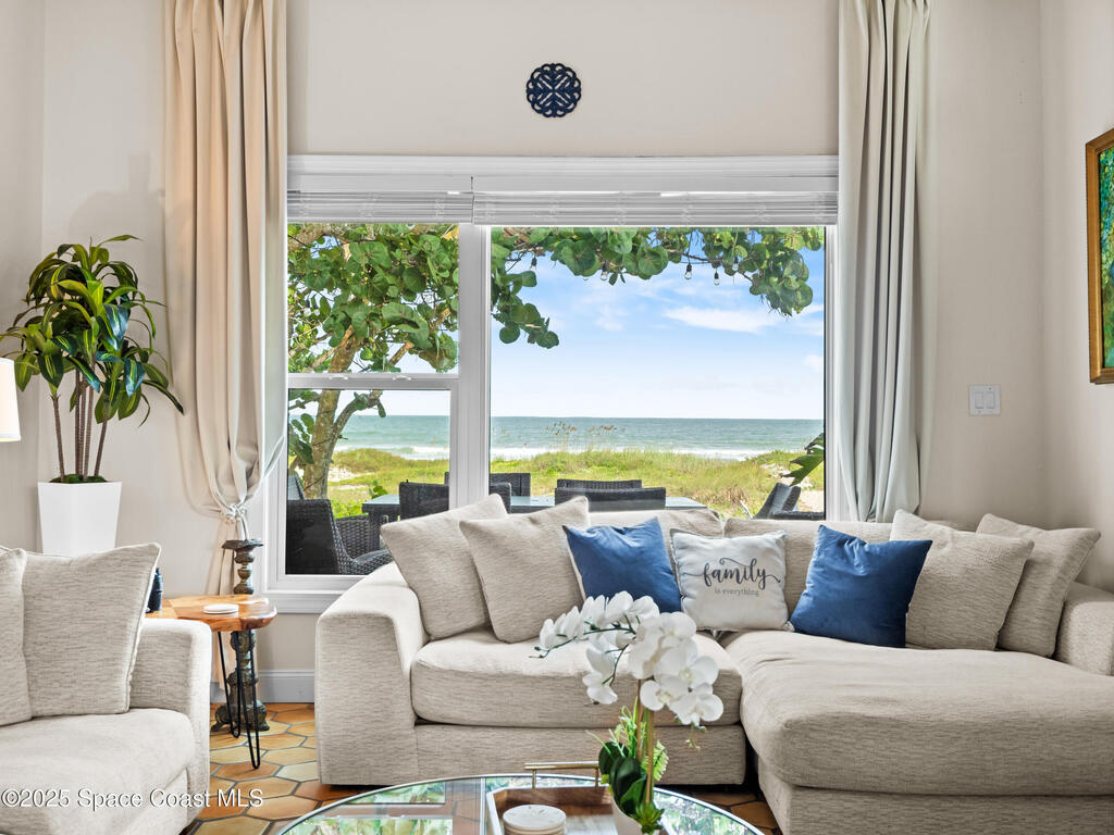 933 S Atlantic Avenue, Cocoa Beach, FL 32931