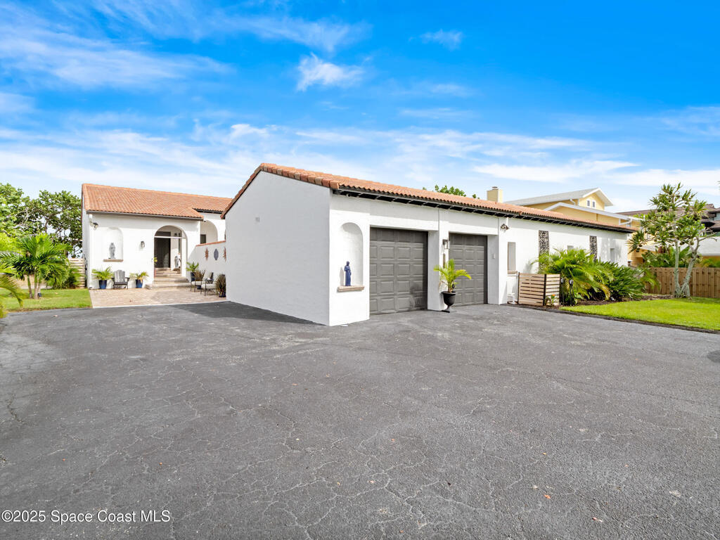 933 S Atlantic Avenue, Cocoa Beach, FL 32931