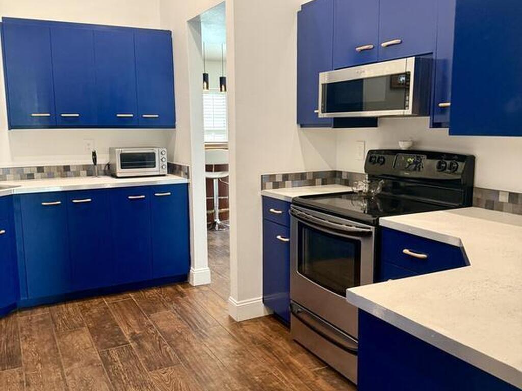 502 Bay Circle, Indian Harbour Beach, FL 32937