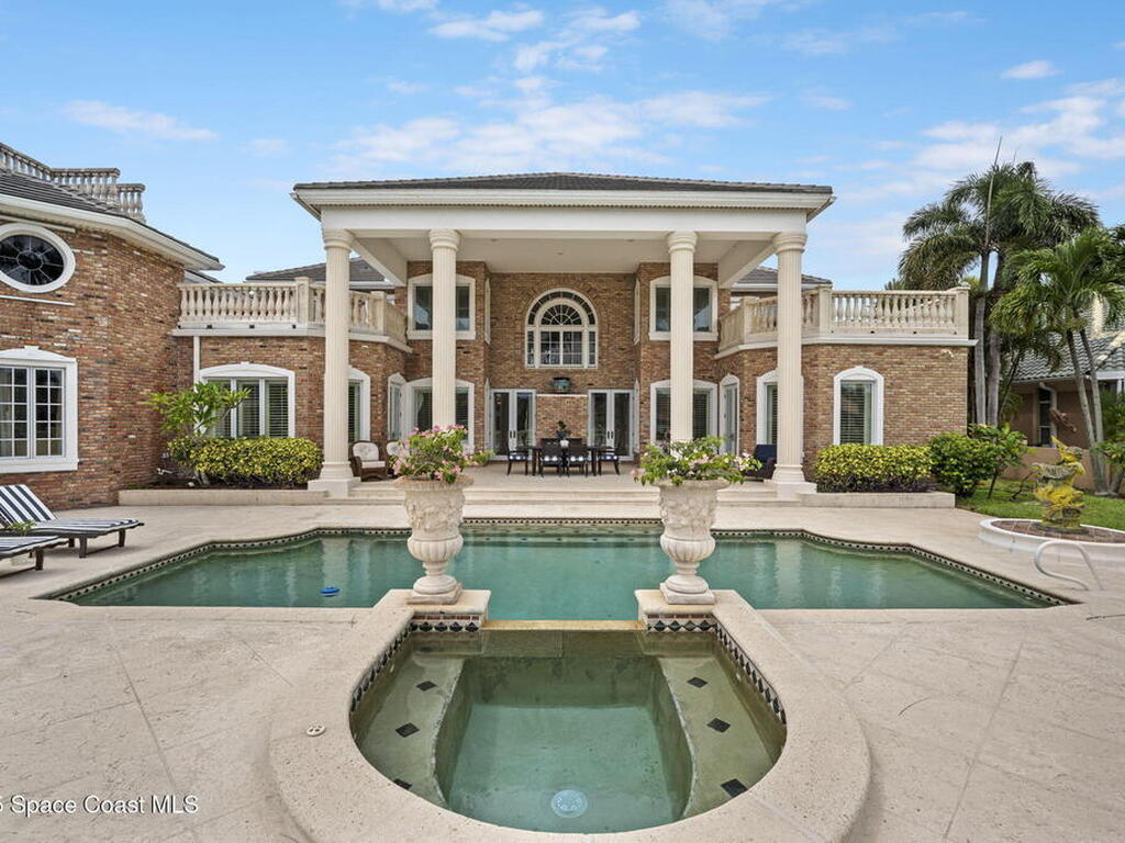 142 Lansing Island Drive, Indian Harbour Beach, FL 32937