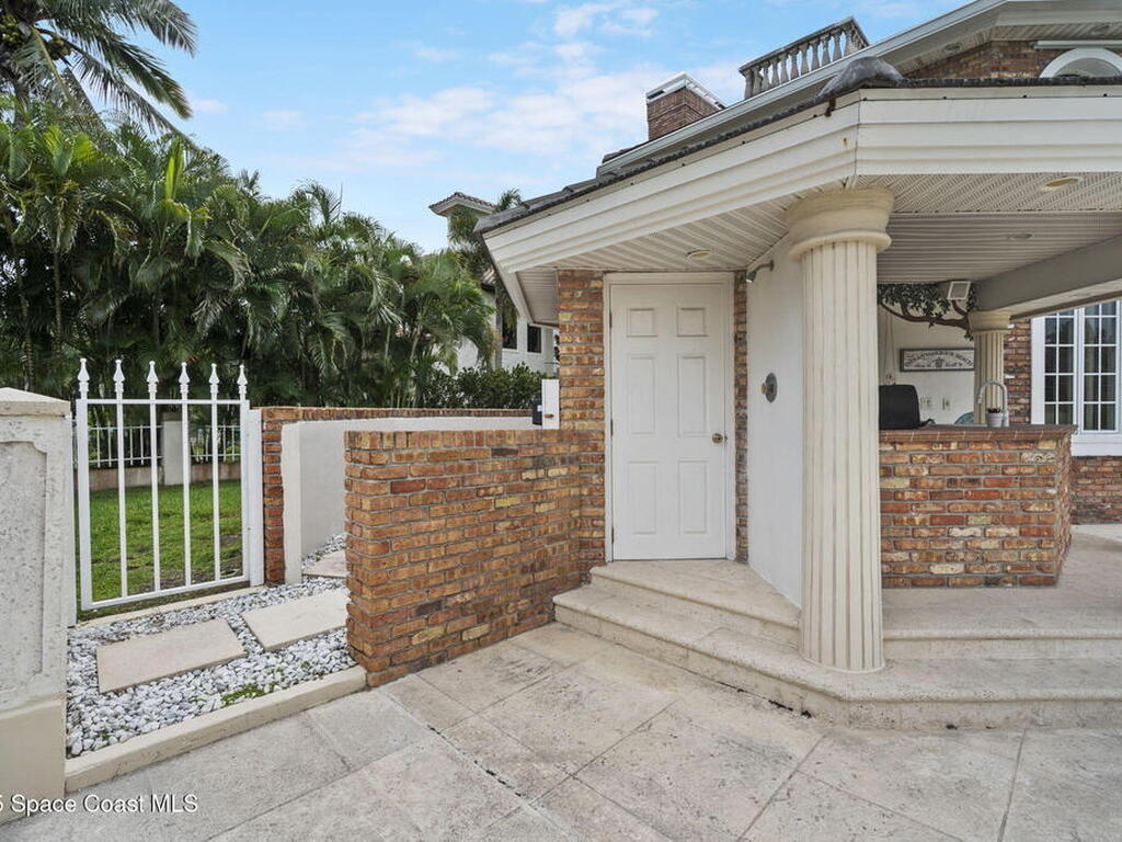 142 Lansing Island Drive, Indian Harbour Beach, FL 32937