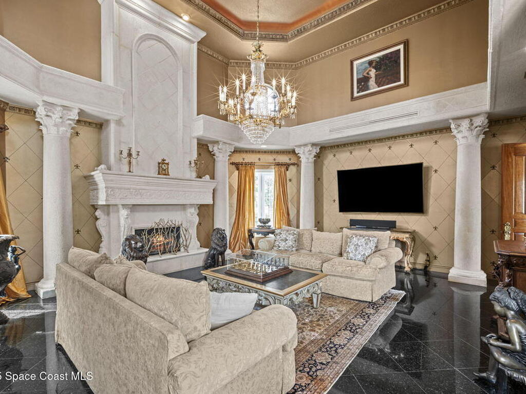 142 Lansing Island Drive, Indian Harbour Beach, FL 32937