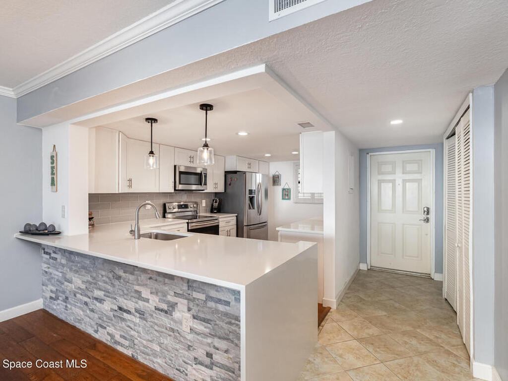 2815 S Atlantic Avenue, Cocoa Beach, FL 32931