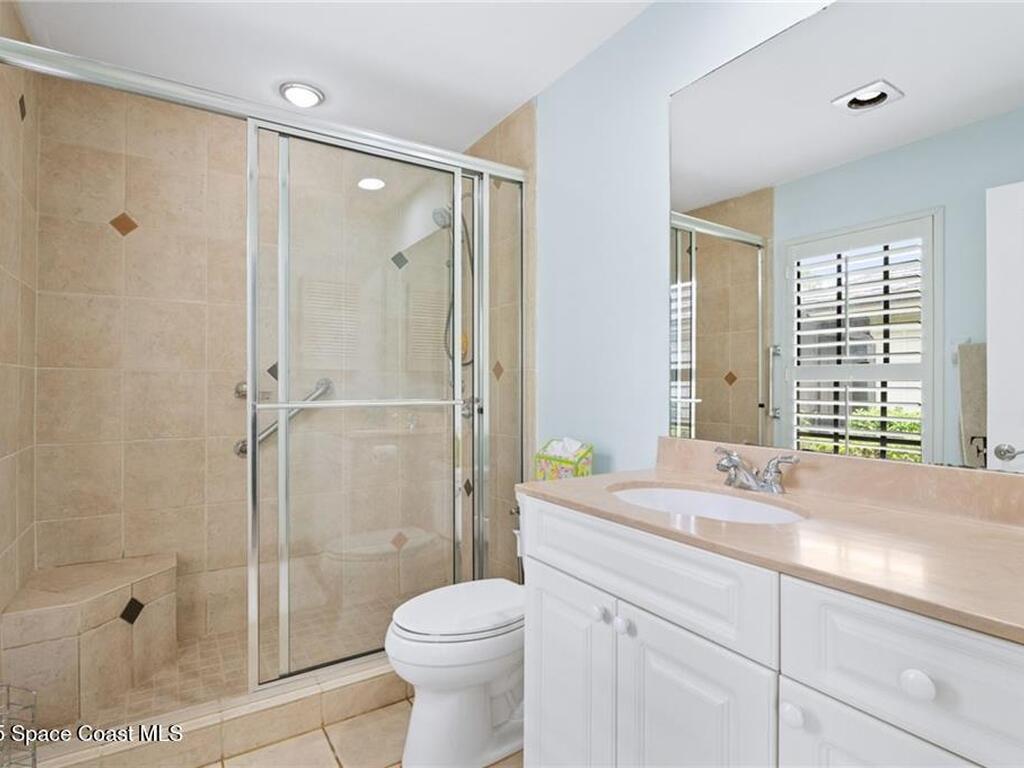 110 Prestwick Circle, Vero Beach, FL 32967