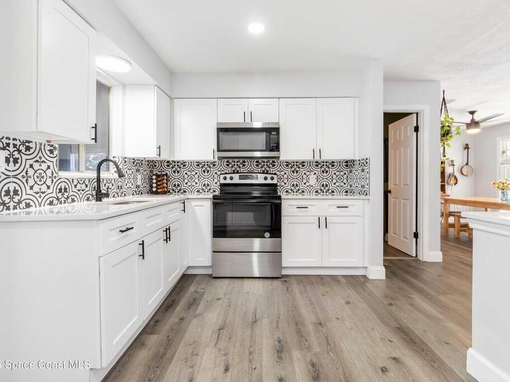 90 S Tropical Way, Merritt Island, FL 32952