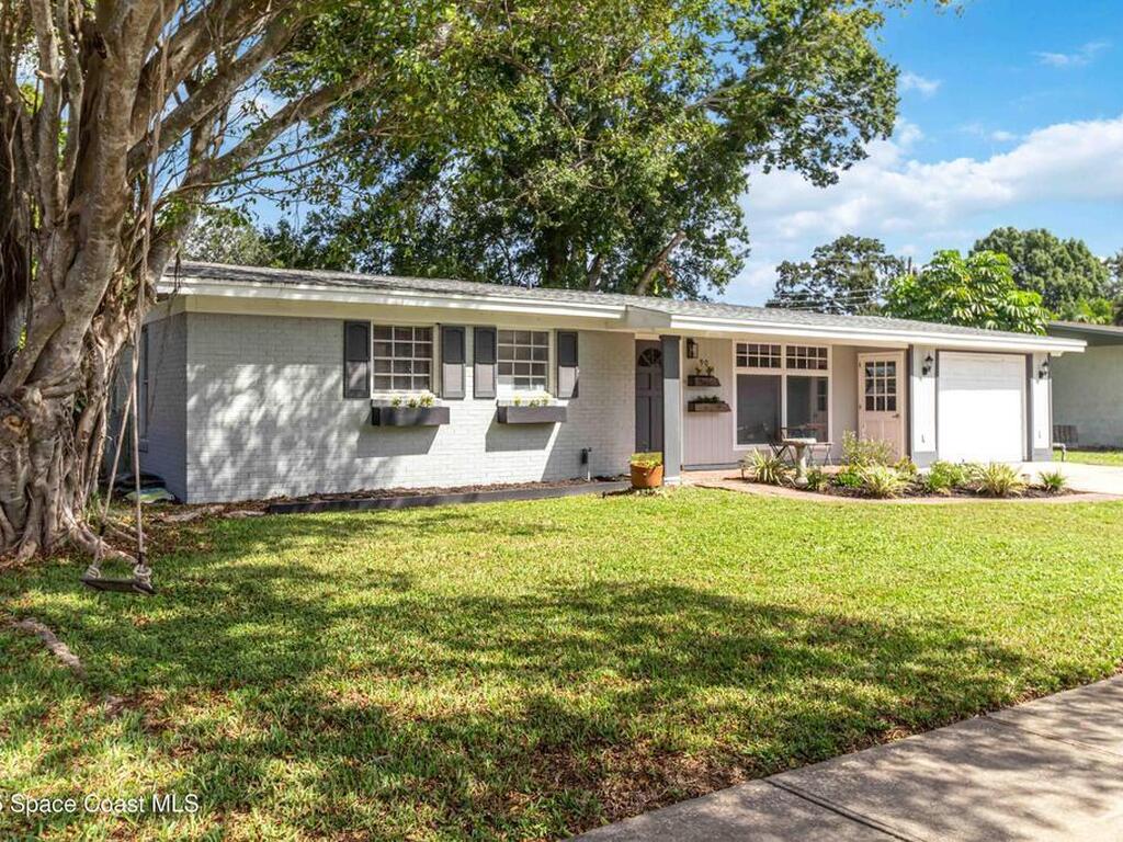 90 S Tropical Way, Merritt Island, FL 32952