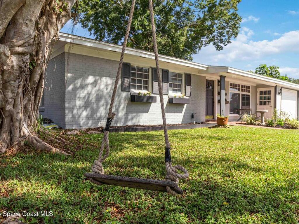 90 S Tropical Way, Merritt Island, FL 32952