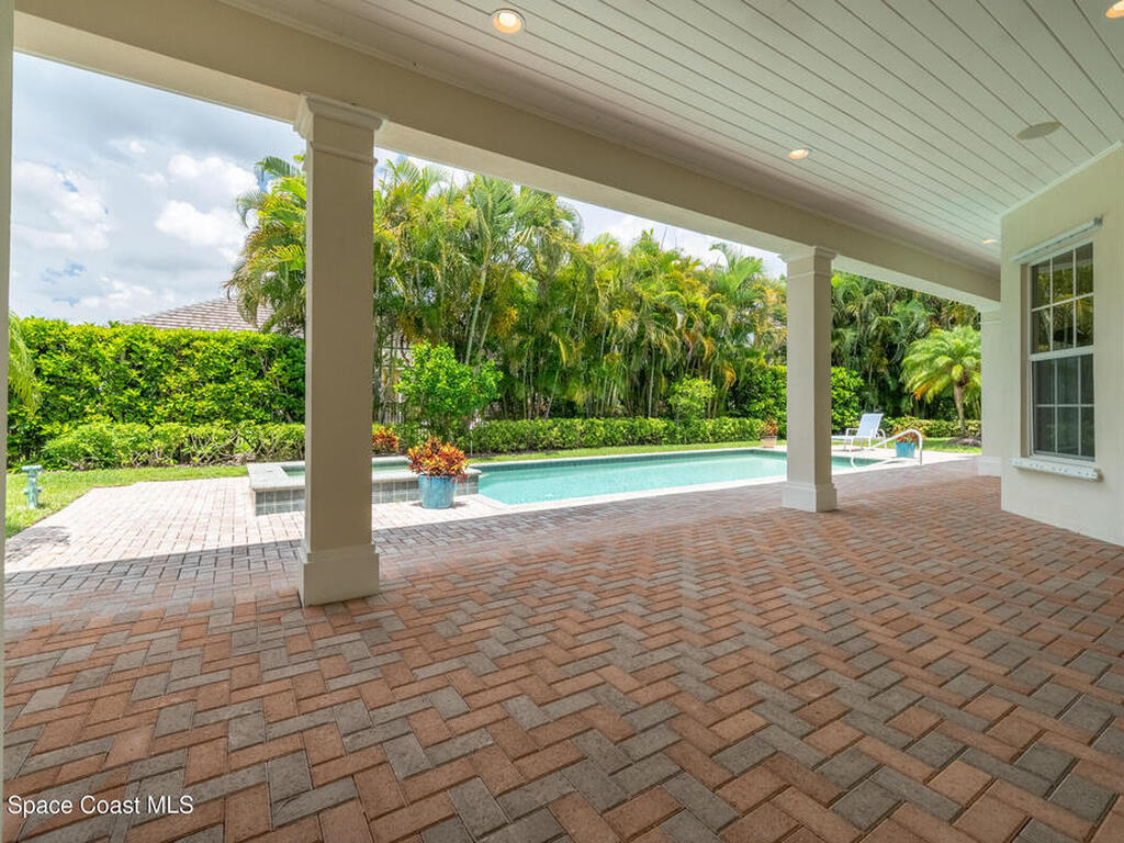 409 S Palm Island Circle, Indian River Shores, FL 32963