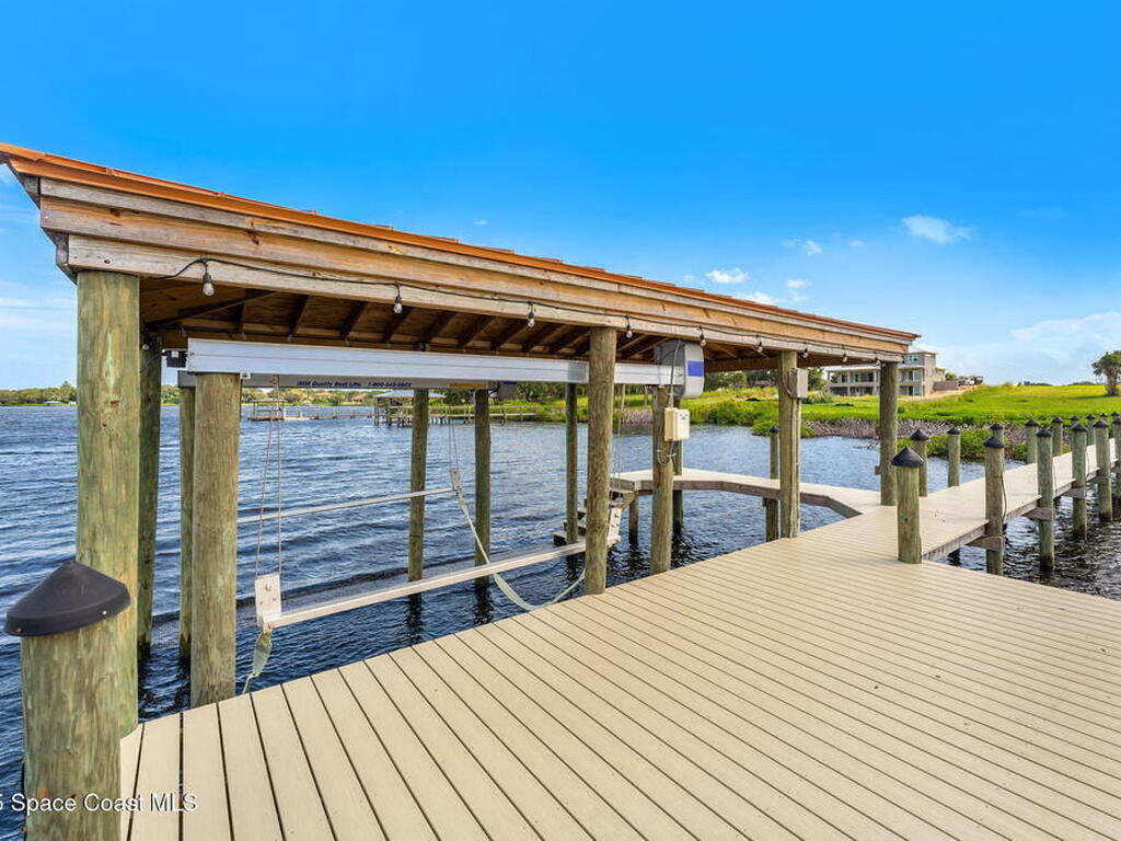 190 Stewart Drive, Merritt Island, FL 32952