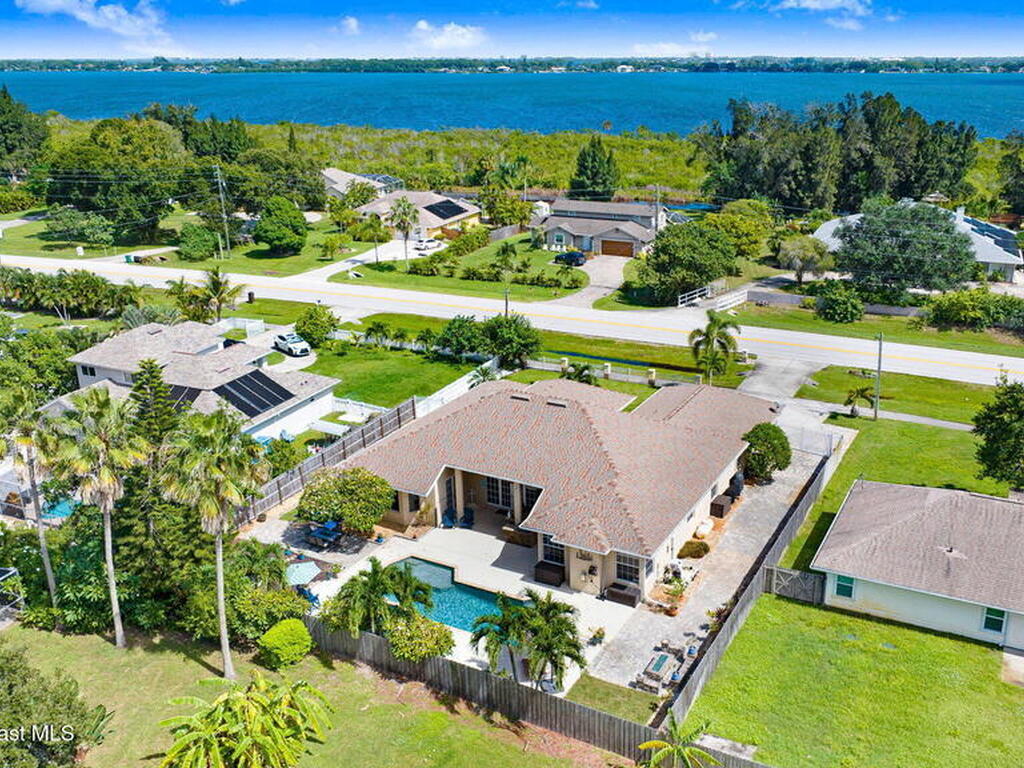 2735 S Courtenay Parkway, Merritt Island, FL 32952