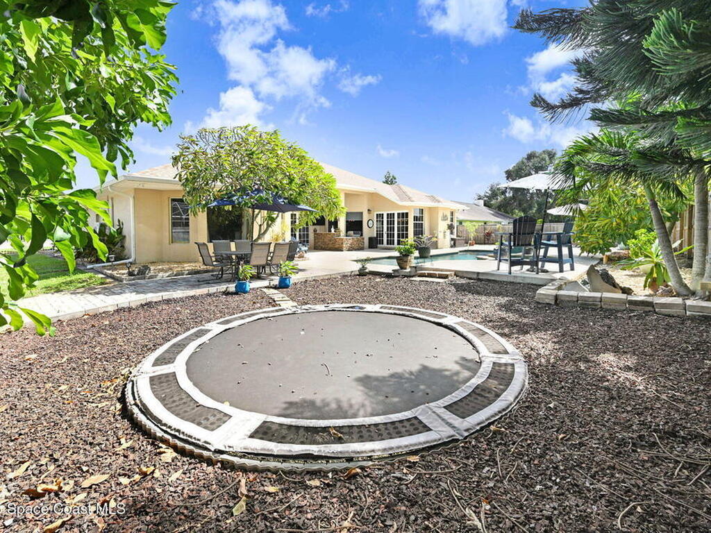 2735 S Courtenay Parkway, Merritt Island, FL 32952