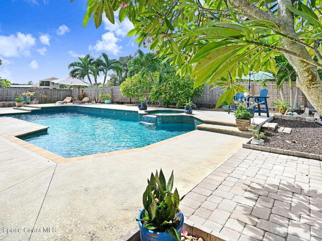 2735 S Courtenay Parkway, Merritt Island, FL 32952