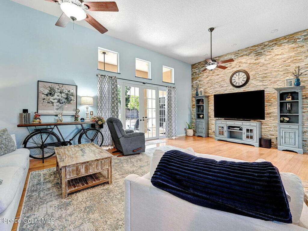 2735 S Courtenay Parkway, Merritt Island, FL 32952