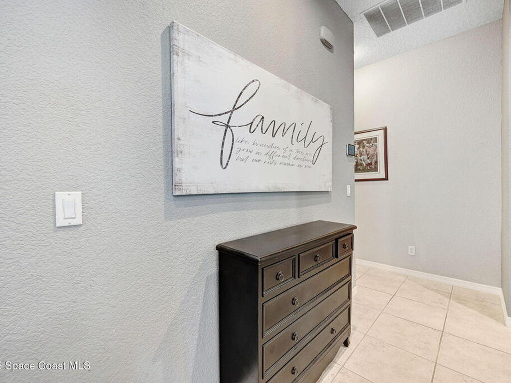 2735 S Courtenay Parkway, Merritt Island, FL 32952