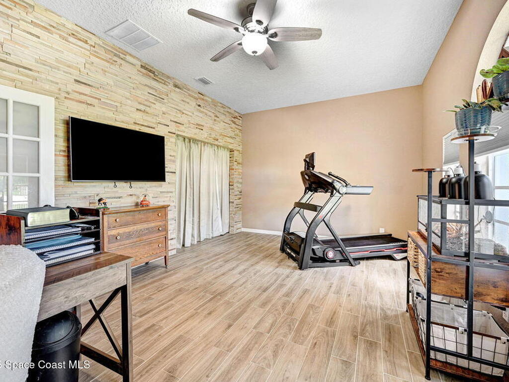 2735 S Courtenay Parkway, Merritt Island, FL 32952