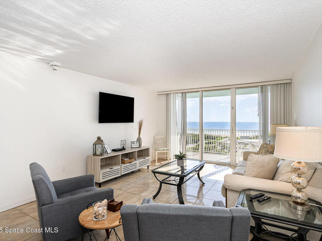 2515 S Atlantic Avenue, Cocoa Beach, FL 32931